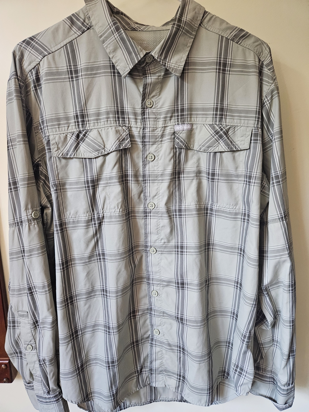 Men's Columbia Gray Plaid Button-Down Shirt - Lightweight Long Sleeve